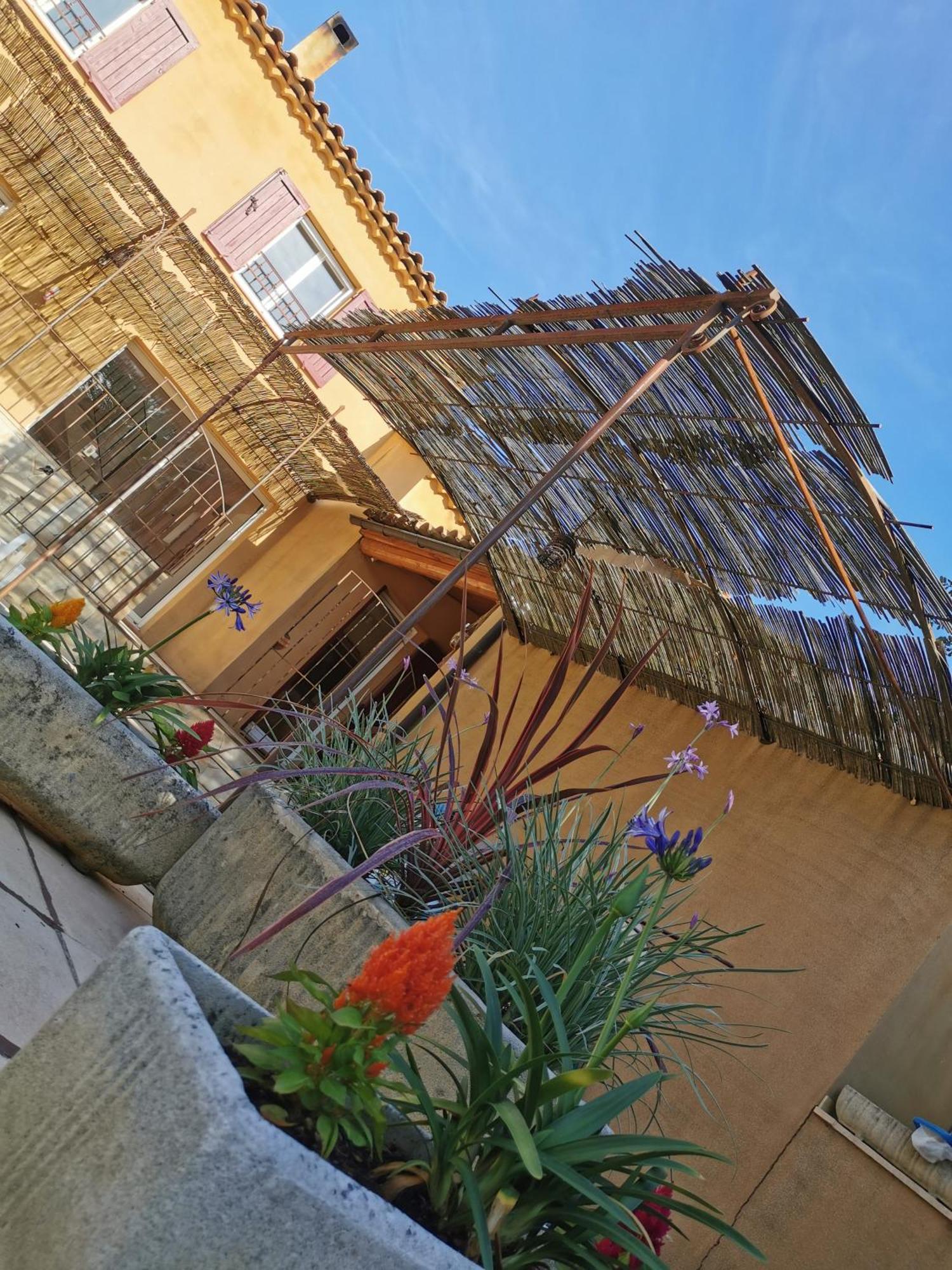 Apartmán Studio 25M2 Avec Piscine Et Spa, Proche Iter Et Cadarache Valensole Exteriér fotografie