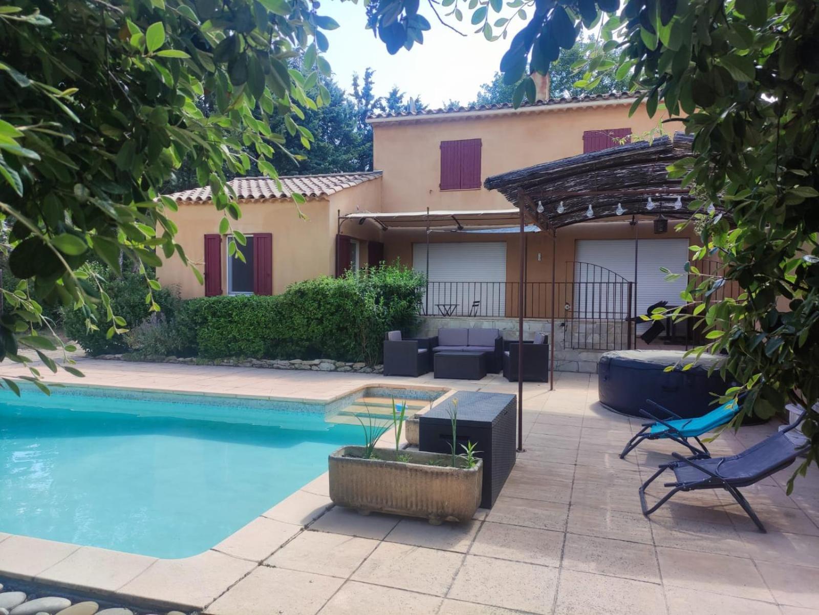 Apartmán Studio 25M2 Avec Piscine Et Spa, Proche Iter Et Cadarache Valensole Exteriér fotografie